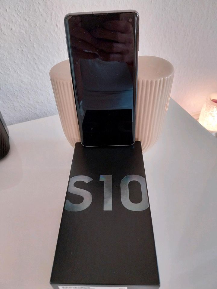 Samsung Galaxy S10 Prism Black 128 GB neuwertig in Bräunlingen