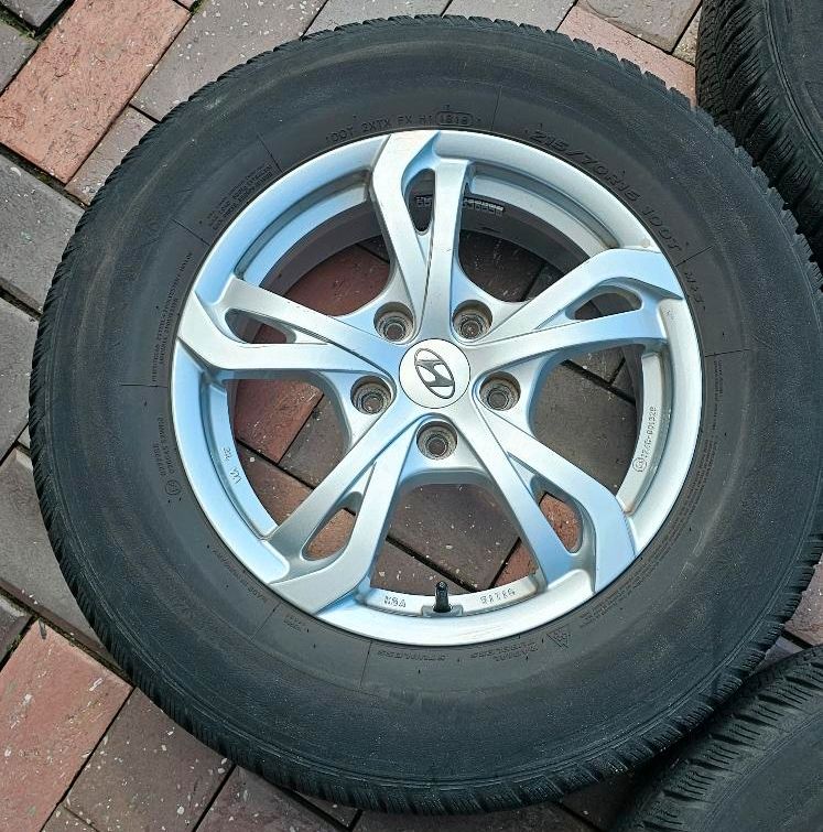 Felgen 215/70 R16 100T Hyundai Tucson/ix35 Winterreifen in Norden