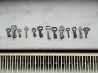 13 alte kleine Schlüssel Schrankschlüssel Sachsen - Bobritzsch-Hilbersdorf Vorschau