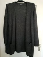 Graue Strickjacke Berlin - Neukölln Vorschau