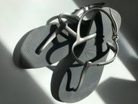 Havaianas Zehentrenner Sommer  Sandalen Silber grau Flip Flops Hessen - Königstein im Taunus Vorschau