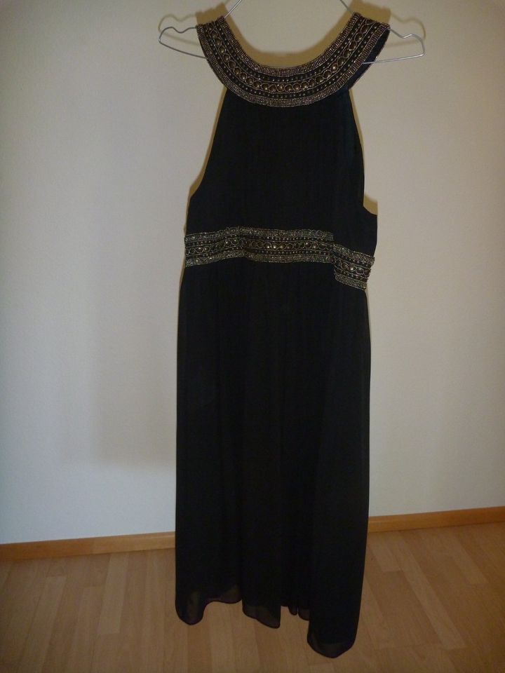 elegantes schwarzes Kleid mit Perlen von Jake`s in Freiburg im Breisgau