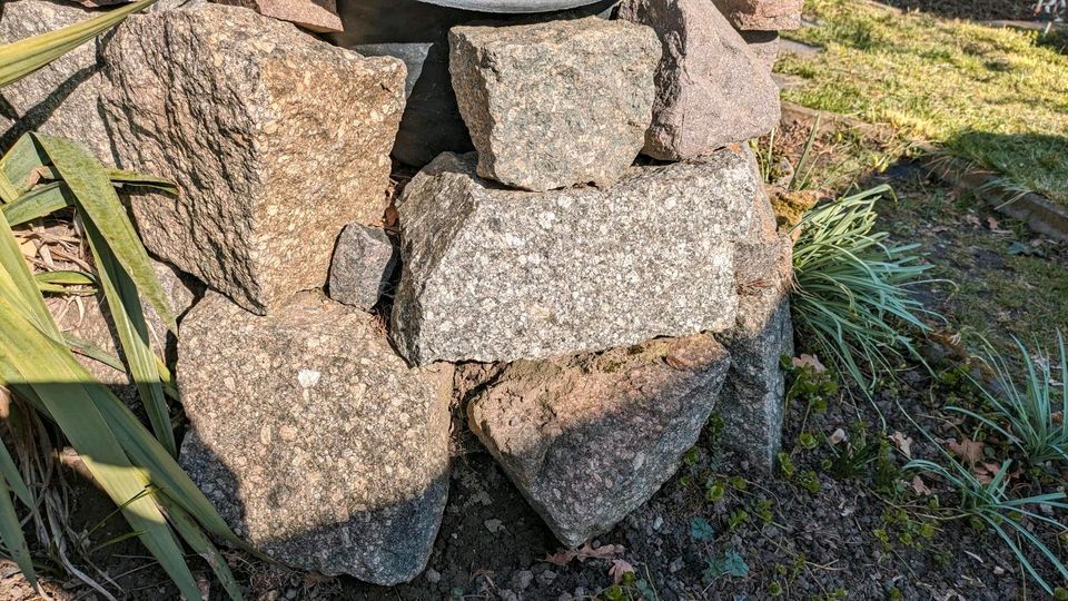 Ab 1€ Granit Steine große kleine Naturstein Mauer Findling in Leipzig