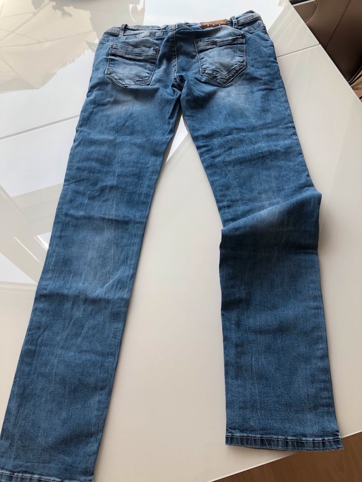 Cipo & Baxx Jeans, Gr. L: 34, W:34 in Rodenbach