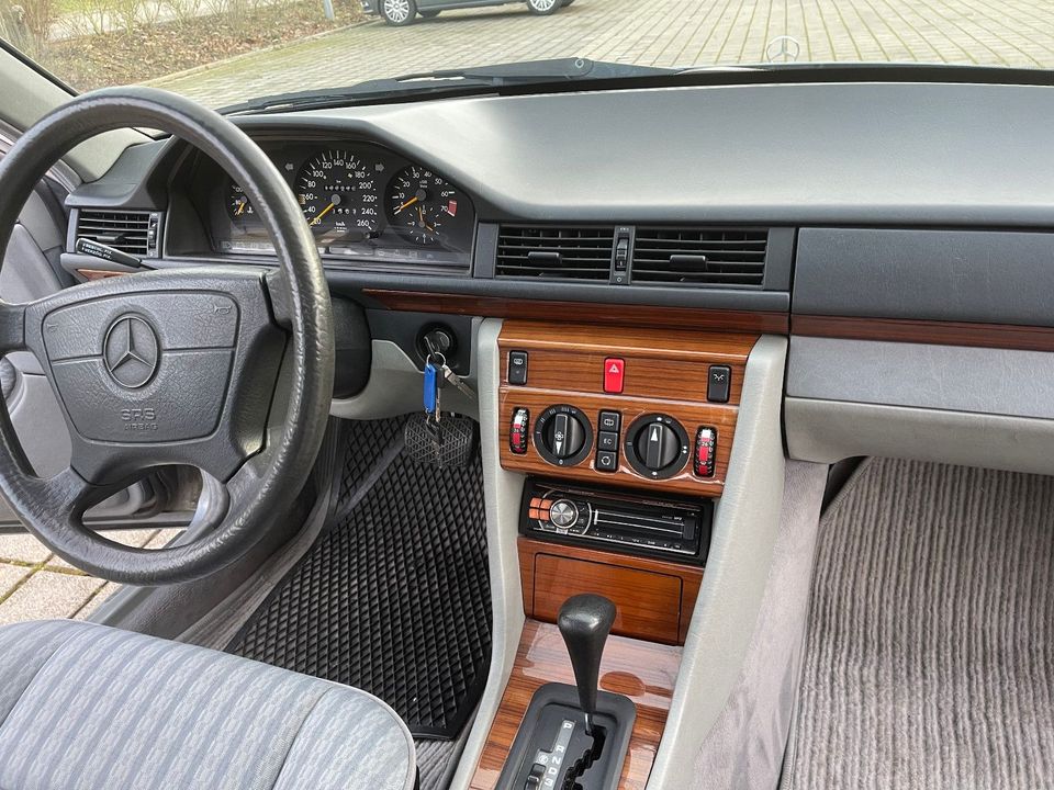 Mercedes-Benz 280 Klima,SSD,Tempomat,Automatik in Remseck am Neckar