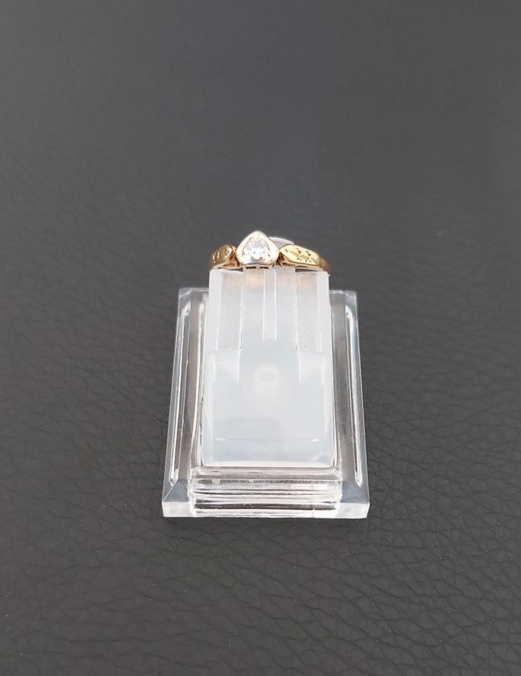 Ring / 750 Gelbgold (18ct. PLAT) m. Diam. ca. 0,08ct./ RWca. 45 in Hamburg