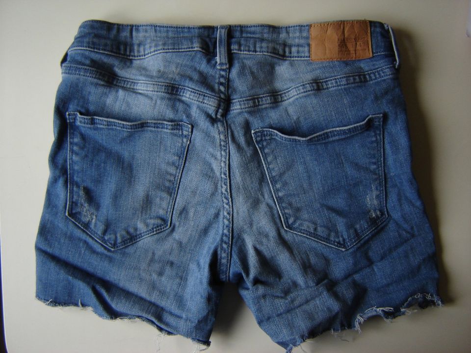 H&M trendy sexy kurze Jeans Shorts/Hot Pants blau used Gr.36/38 in Berlin