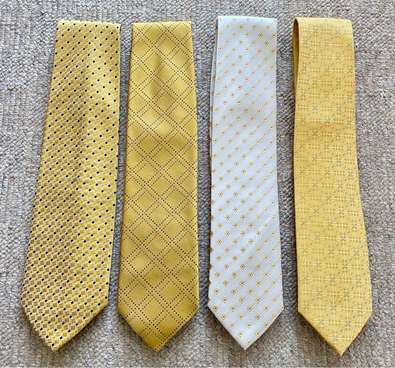 Verschiedene Krawatten / Schlipse in Gelb in Berlin