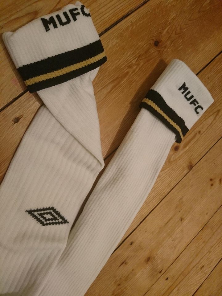 Manchester United MANU Stutzen 90er Original Umbro in Ronnenberg