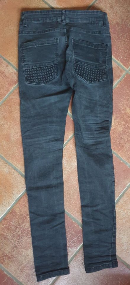 schicke Herren Jeans BRAVE SOUL grau schwarz Gr. 28 L = Gr. S in Walthersdorf