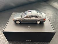 Modell Auto BMW 7 Series 1/43 MINICHAPS mit speziellen Box Baden-Württemberg - Renningen Vorschau