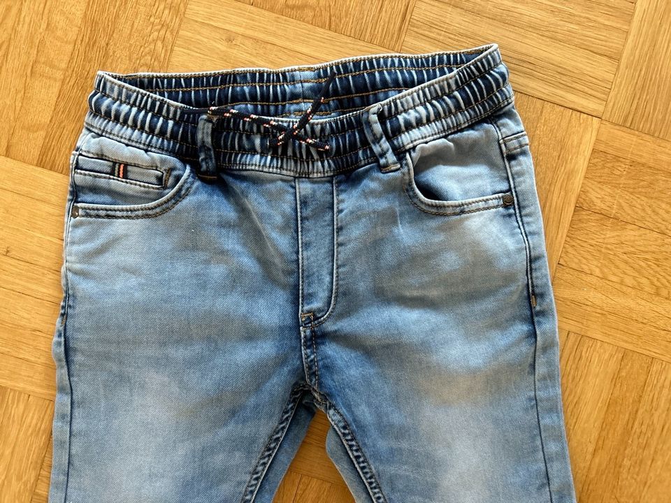 Mayoral Jeans Größe 122 Slim fit in Frankfurt am Main
