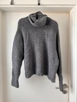 Oversize Rollkragenpullover grau Größe 6 Nordrhein-Westfalen - Rommerskirchen Vorschau