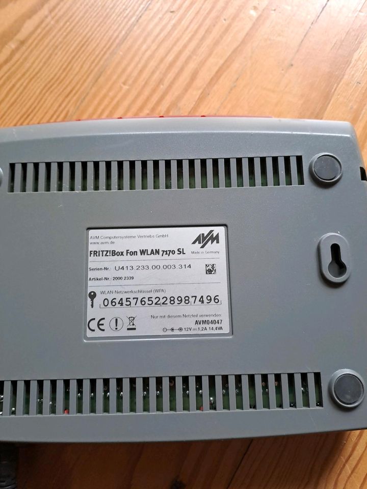 Fritzbox Fon Wlan 7170 SL mit allen Kabel inkl Versand in Hamburg