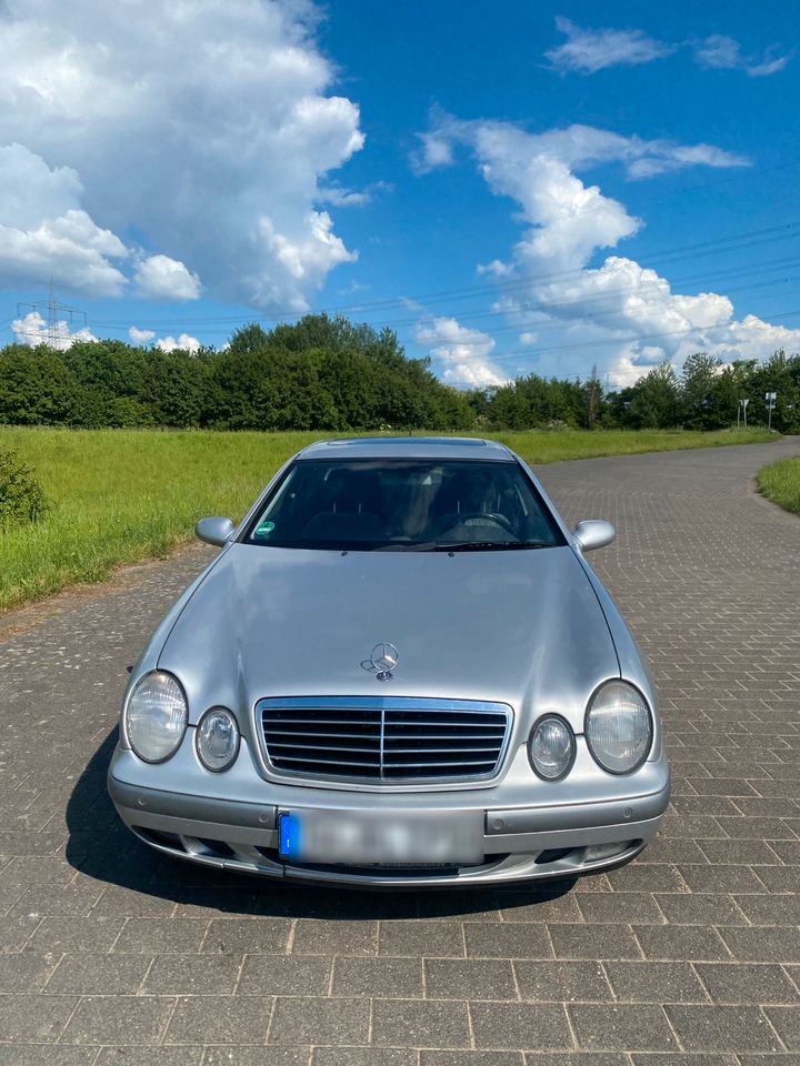 Mercedes Benz CLK 320 in Niederkassel