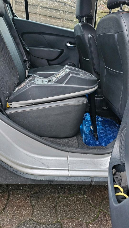 Peg Perego Babyschale + Isofix basis in Rostock