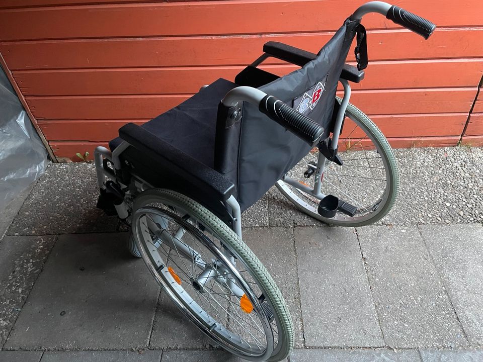 B&B S Eco 300 Klappbarer breiter XL Rollstuhl SB53cm/Bis125kg in Hamburg