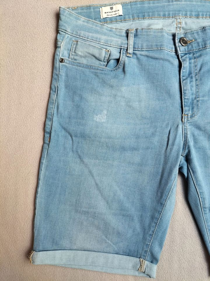 Shorts / kurze Hose, Jeans - Basefield, Größe L - neuwertig in Bochum