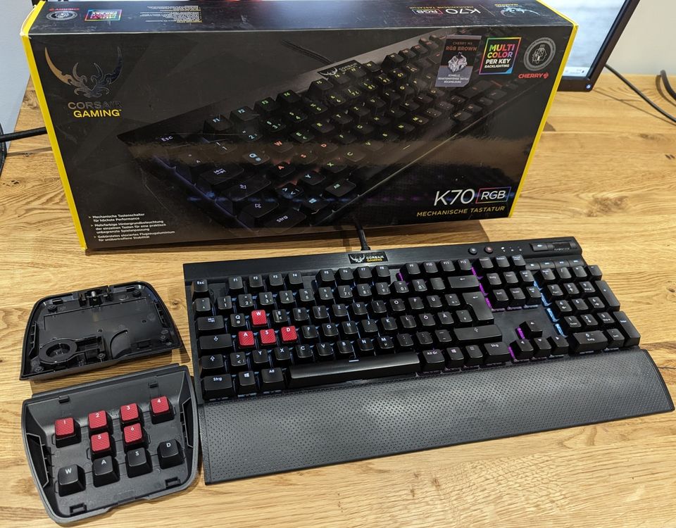 Corsair K70 RGB Gaming Tastatur Cherry MX Brown TOP Zustand in Velbert