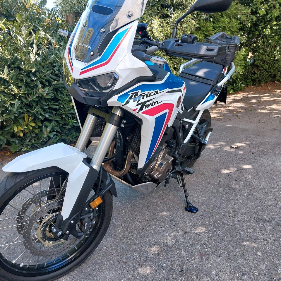 Honda Africa twin DCT 1100 TOP ZUSTAND in Berlin