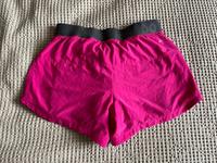 Shorts von Nike in pink und türkis in Größe XS/146-156 Düsseldorf - Flingern Nord Vorschau