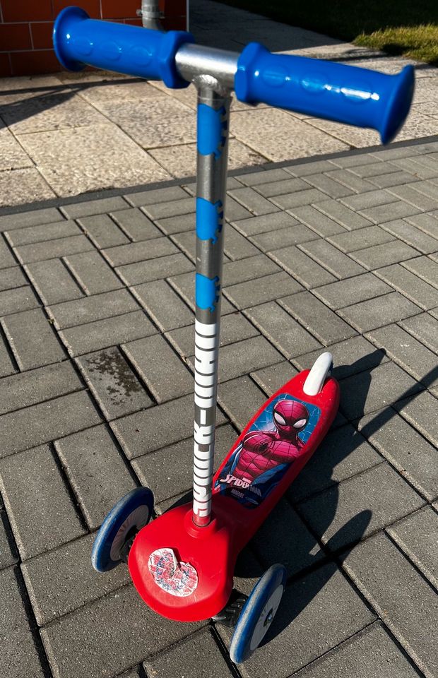 Spiderman Roller Tretroller Kleinkinder in Berlin