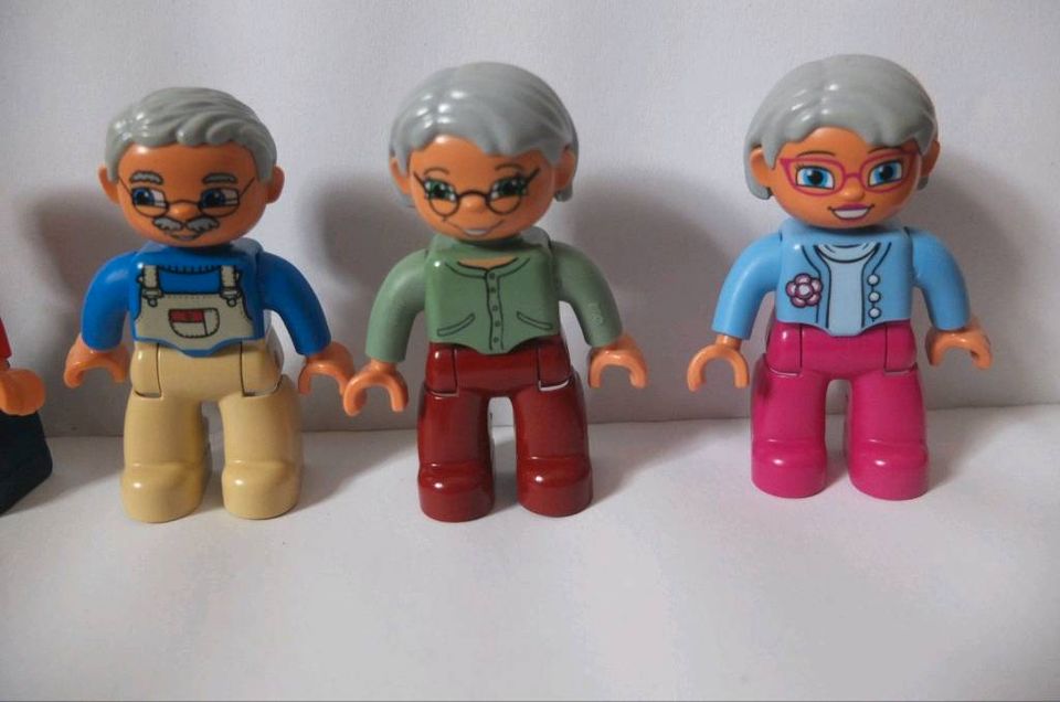 Lego Duplo Figur Auswahl Oma Opa Großeltern Großmutter Großvater in Ottensoos