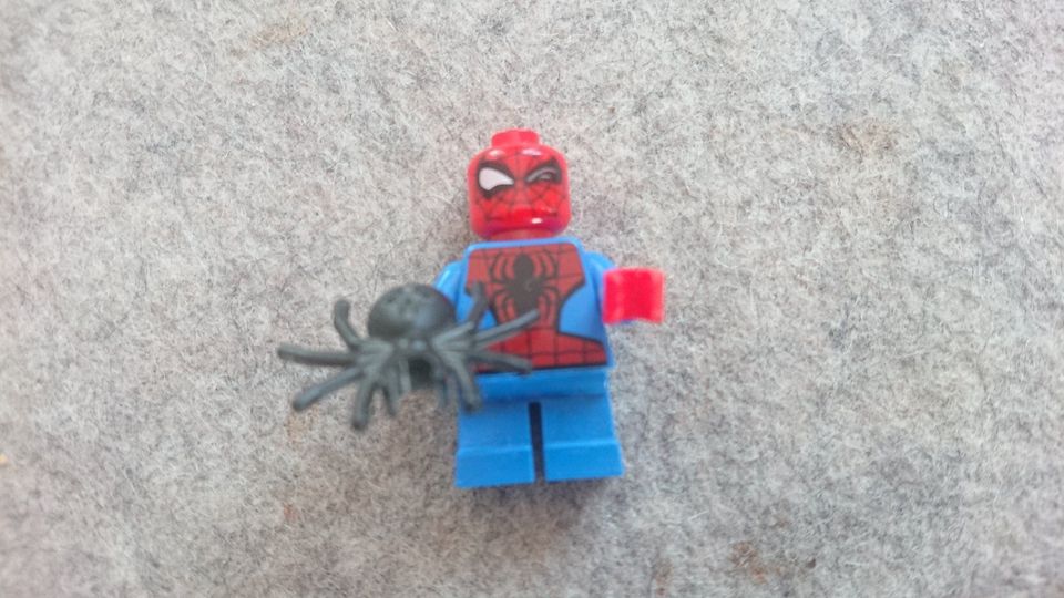 Lego Set Minifiguren Scorpion und Spider-Man 76071 in Frankfurt am Main