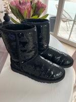 ❤️ UGG Stiefel schwarz  Gr. 40 Glanz Pailletten Original ❤️ Hessen - Dautphetal Vorschau