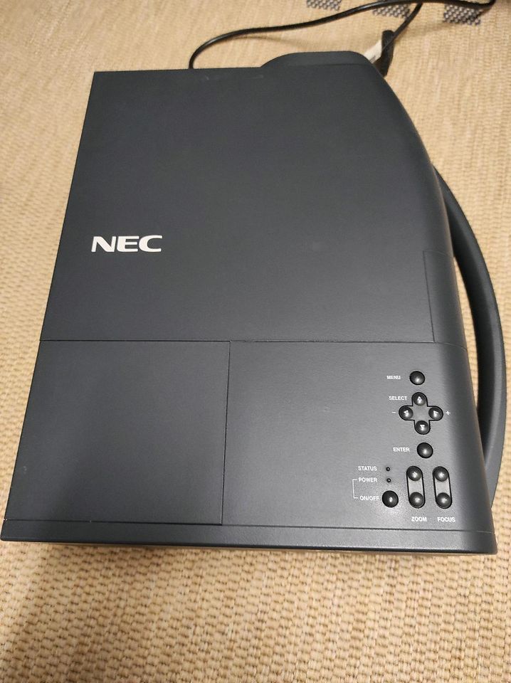 NEC MultiSync 1030 LCD Projektor in Köln