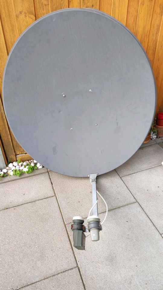 SAT Antenne mit 2 LNB in Seevetal