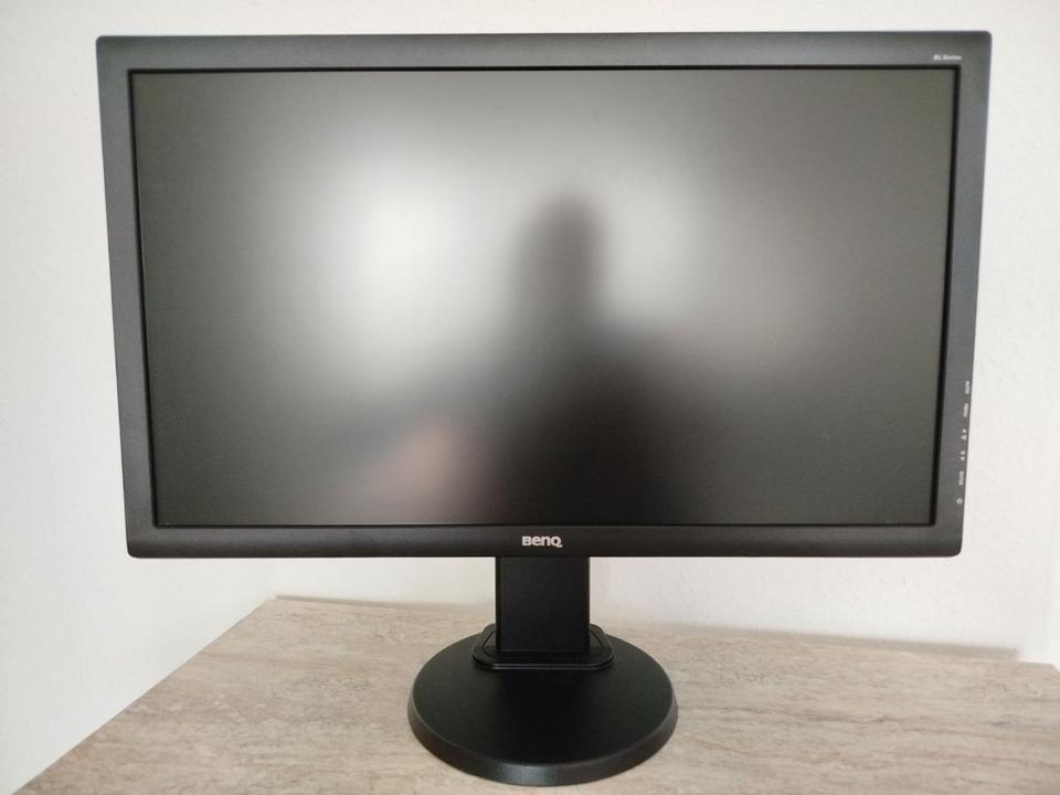 Monitor Benq BL2405PT, 24 Zoll, Full HD, integrierte Lautsprecher in Frankfurt am Main
