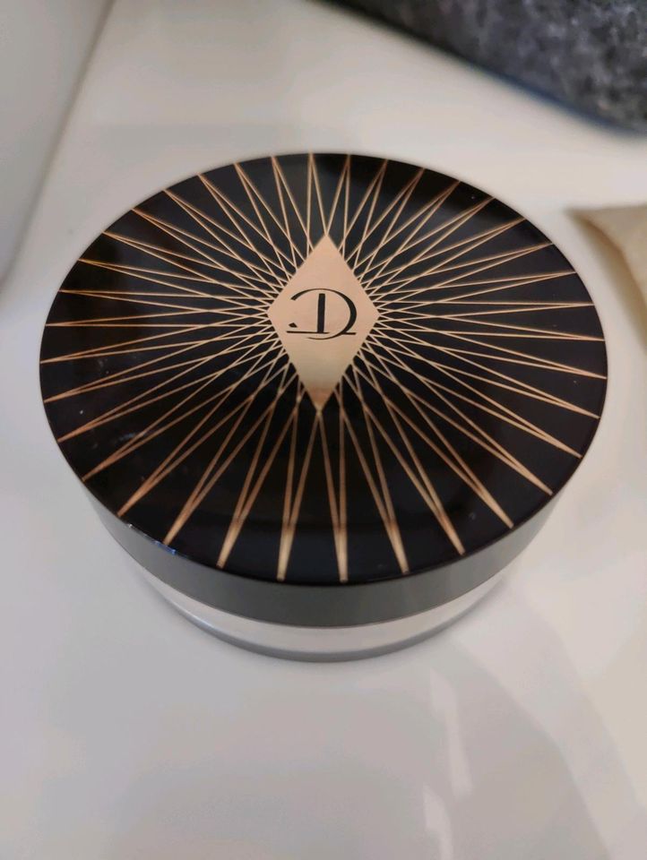 Charlotte Tilbury Magic Powder Nr. 2 fair/medium in Büdingen