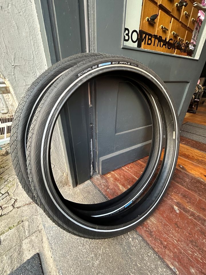 Schwalbe - Big Apple - 60-622 / 28x2.35 NEU in Berlin