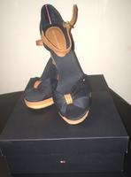 Tommy Hilfiger Keil-Sandalette blau Größe 41 Bayern - Lamerdingen Vorschau