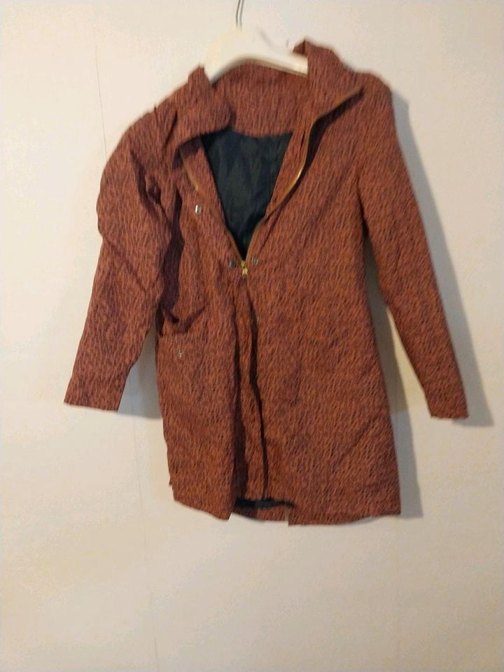 Regenjacke in Nürnberg (Mittelfr)