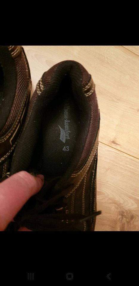 Schuh in Größe 43 - super Zustand in Vechelde