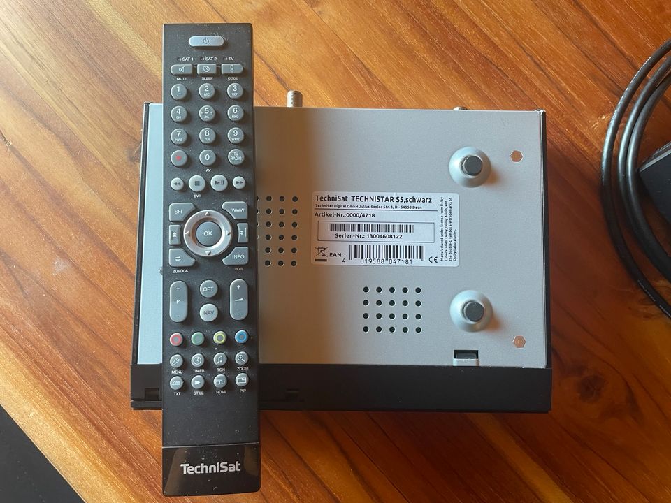 TechniSat Technistar S5 HD Satelliten Receiver schwarz HDMI Kabel in Flensburg