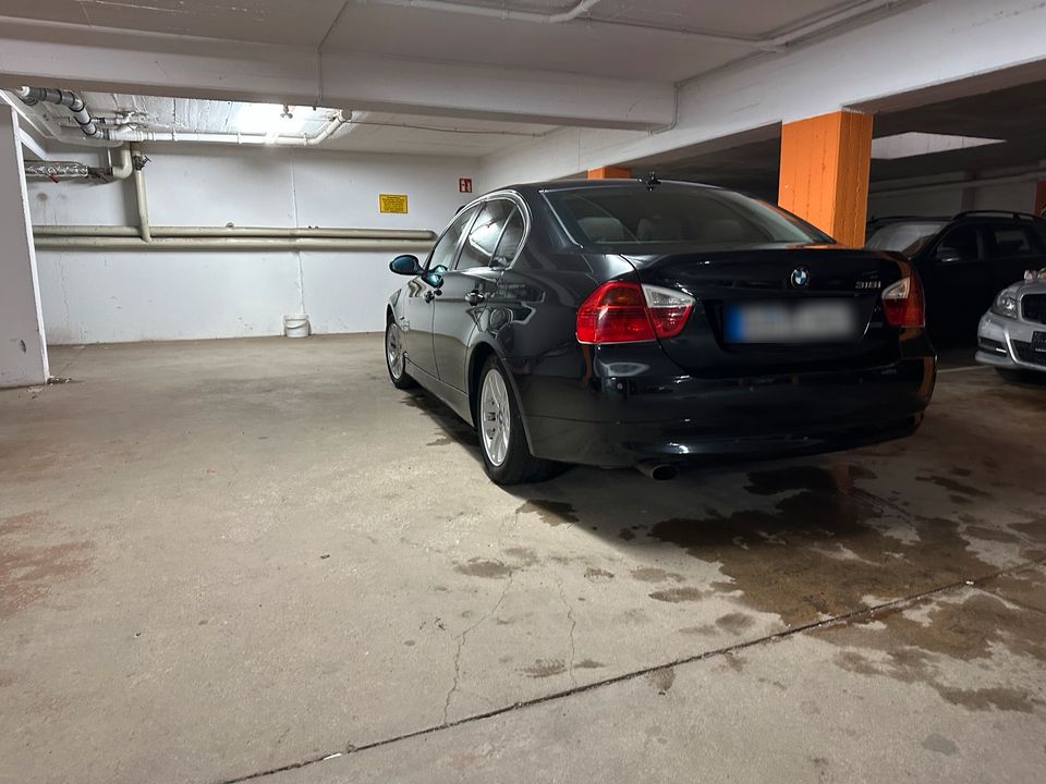BMW 318i, E90, Tüv neu, Rückfahrkamera, PDC, Carplay in Troisdorf