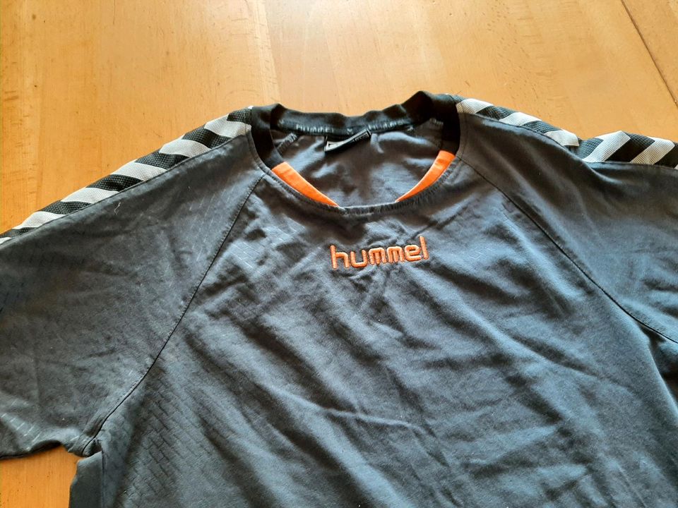 Hummel Sportshirt in Offenhausen