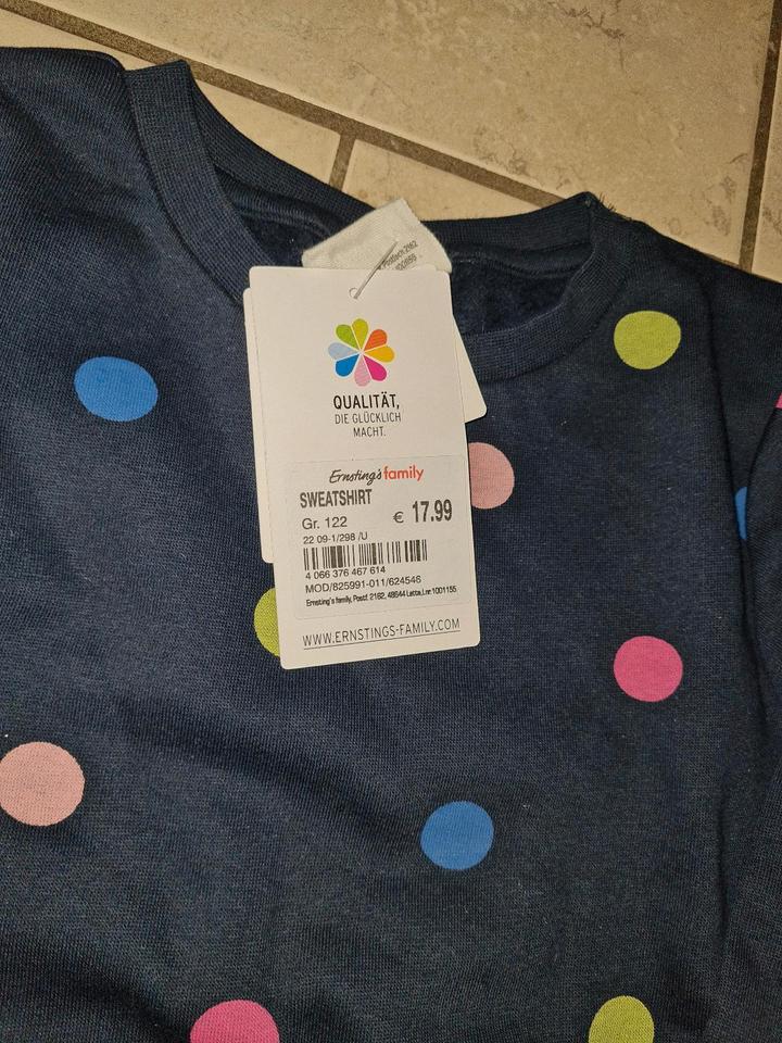 Pullover Sweatshirt Mädchen 122 Bunt Punkte Famy Ernstings in Schneverdingen