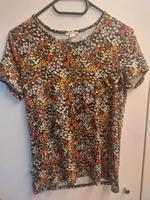 Blumiges Tshirt mit Volant von Esprit Gr. S Sachsen - Gröditz Vorschau