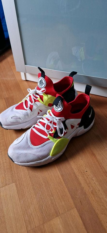 NIKE HUARACHE EDGE TXT WHITE UNIVERSITY RED VOLT Black GR 44 in Hamburg