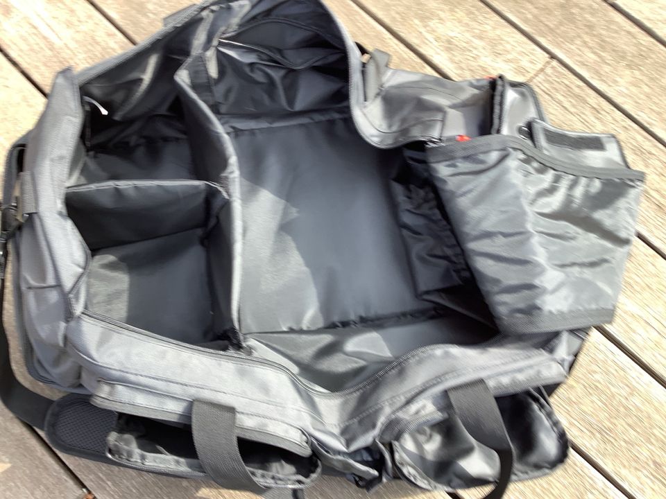 3 in 1 Reisetasche/Sporttasche +Rucksackfunktion 70 l, 7 Taschen in Dingolfing