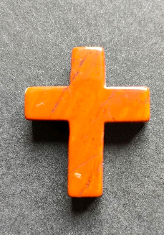 Jesus-Kreuz Christlicher Ketten-/ Schmuck-Anhänger rot Stein in Höxter