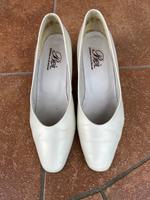Brautschuhe v. Bleil, Absatzhöhe 6 cm, Größe 40, Farbe: Champagne Bayern - Saaldorf-Surheim Vorschau