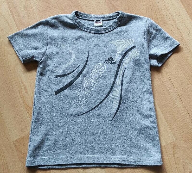 Adidas T-Shirt grau Gr 110 / 116 Shirt Kinder in Staufenberg
