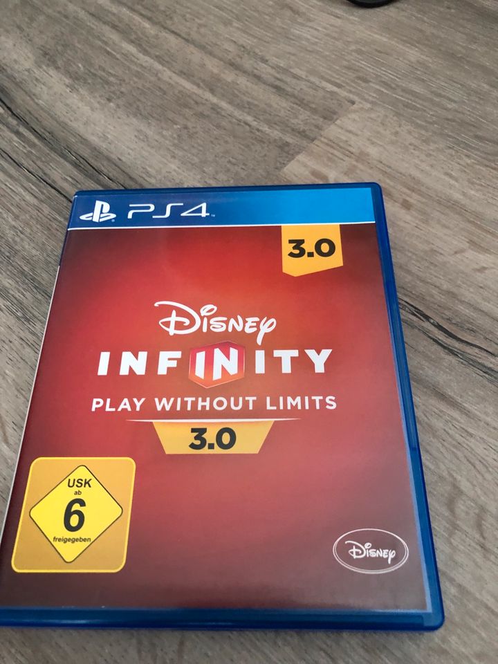 Disney infinity ps4 mit , 3 Figuren Sets . in Wirsberg