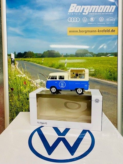 VW Bus Modellauto *Borgmann*