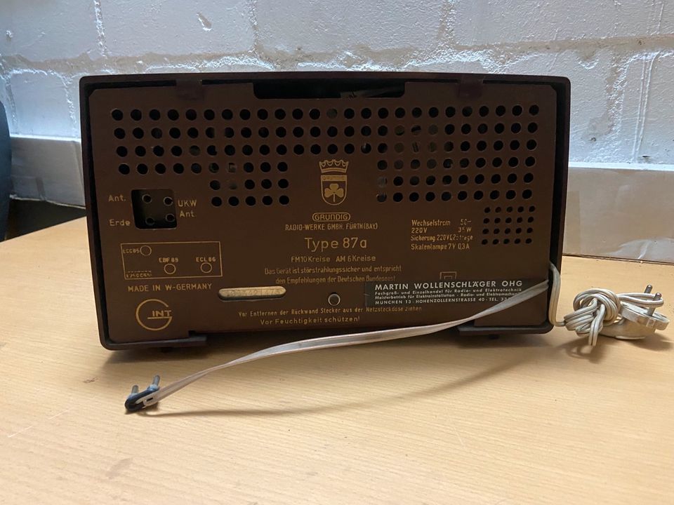 Antiker Grundig Röhren Radio Typ 87a in Köln